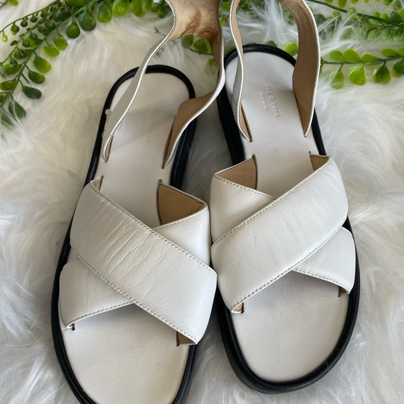 Rag & bone NY white Venus leather ankle cuff flat form sandals sz 36 (5.5-6) - Picture 3 of 7